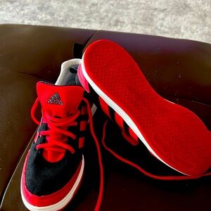 Adidas  black and red low sneakers, very light